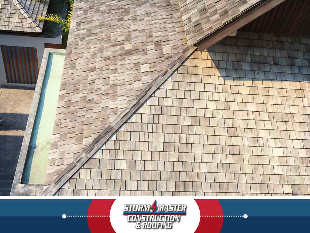 Wood Roofing Shakes Vs. Shingles
